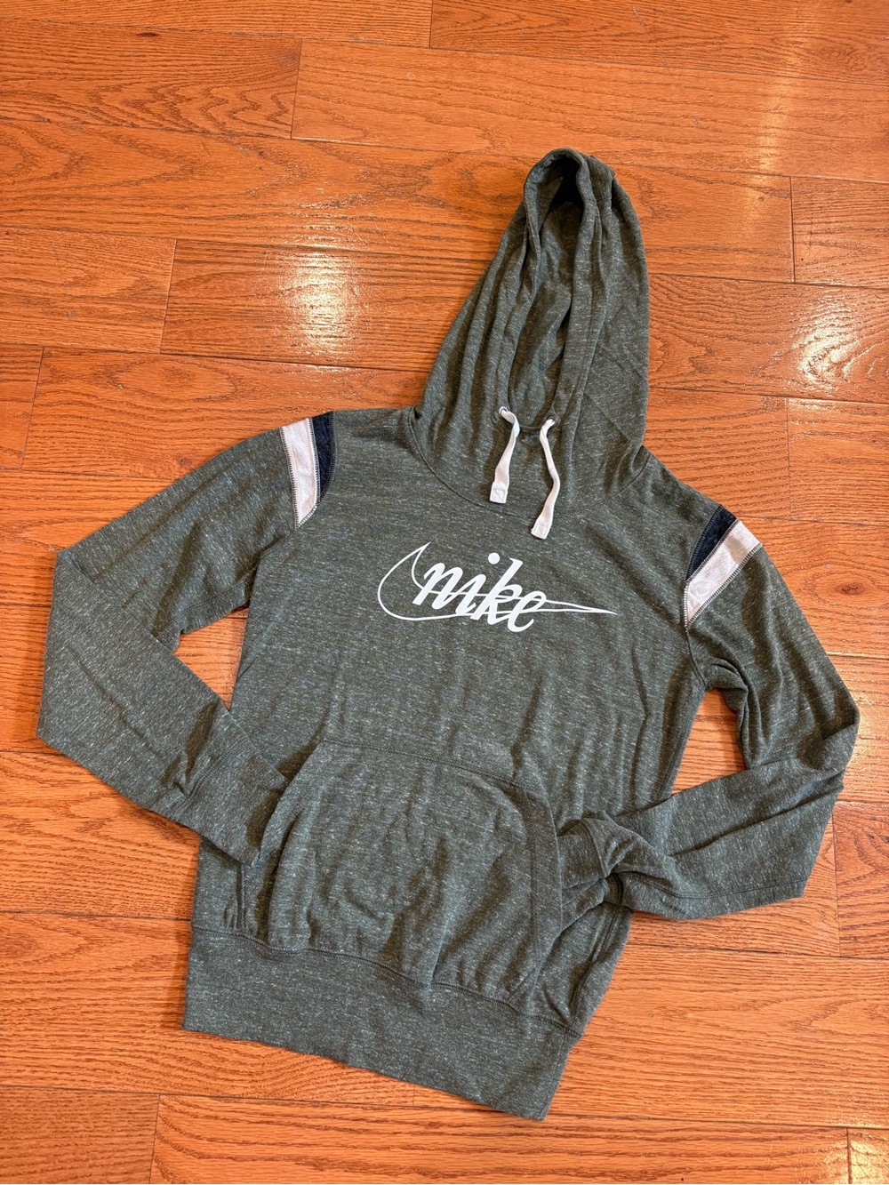 Nike Lightweight Pullover Hoodie Sweatshirt XS Olive Green Logo Athleisure
